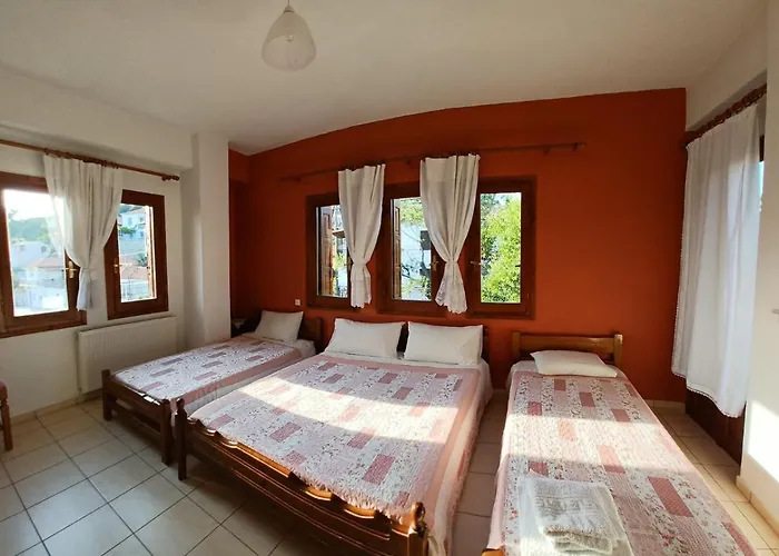 Maravelias בית הארחה 3*