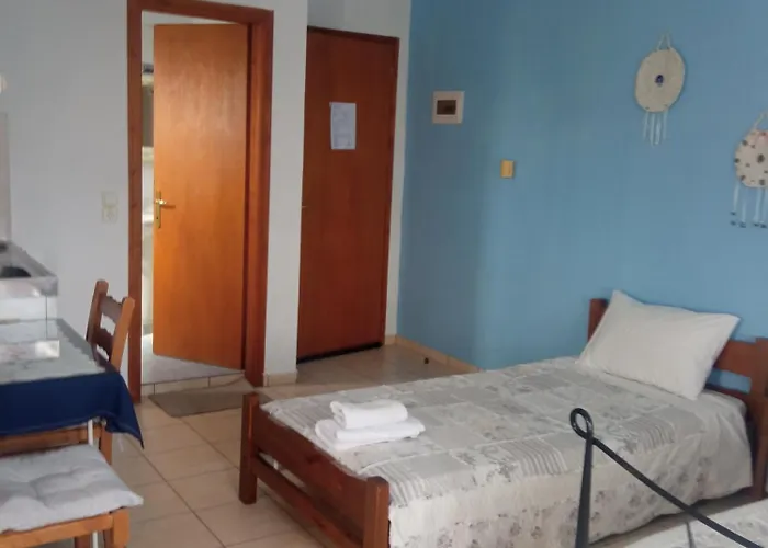 Maravelias בית הארחה 3*