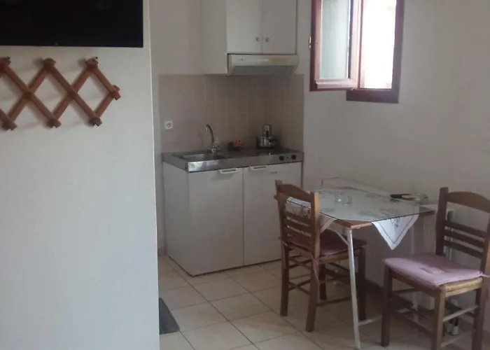 Maravelias בית הארחה